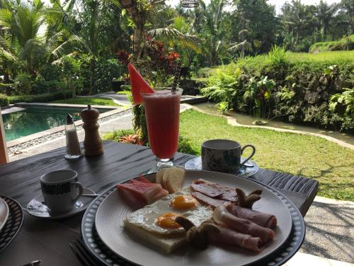 Jídlo v vily nebo okolí