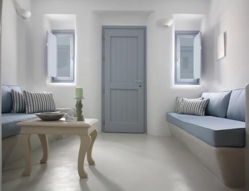 Ruang duduk di Palmariva Villas