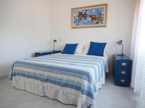 Katil atau katil-katil dalam bilik di B&blu