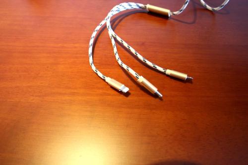a heart shaped cord in the shape of a heart at Coast-Inn Hailing Island in Yangjiang