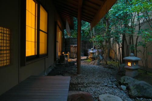 Photo de la galerie de l'établissement Yakakutei, à Kirishima