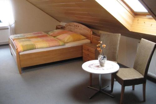 Postel nebo postele na pokoji v ubytování Ferienwohnung in der Vulkaneifel