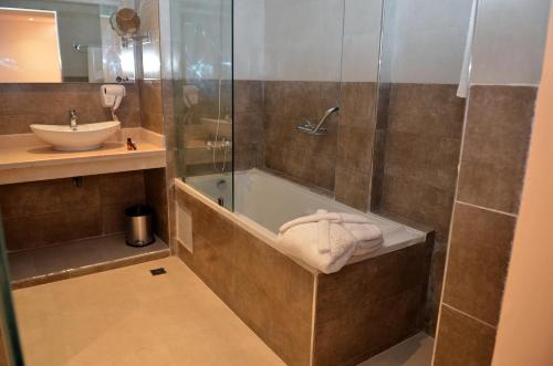 Ванная комната в Hotel El Bachir