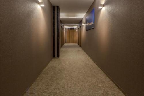 a long hallway with a corridorngthngthngthngth at SOLAVO HOME&TRAVEL in Solec-Zdrój