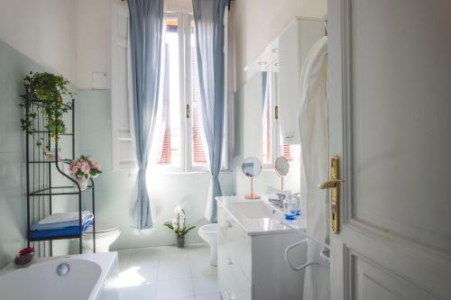 Ванная комната в Leonardo Suite Navona