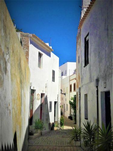 Το κτήριο όπου στεγάζεται  η παραθεριστική κατοικία