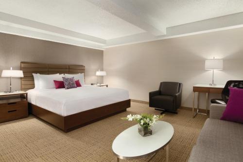 Gallery image of Coast Edmonton Plaza Hotel by APA in Edmonton
