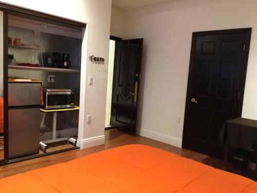 Entire Second Flr - Santa Monica Luxury Roman Villa photo 53