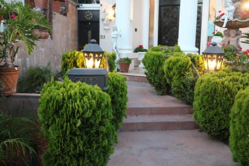 Entire Second Flr - Santa Monica Luxury Roman Villa photo 24