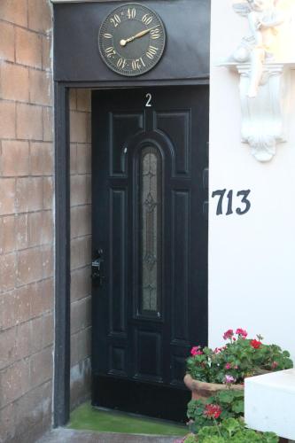 Entire Second Flr - Santa Monica Luxury Roman Villa photo 28
