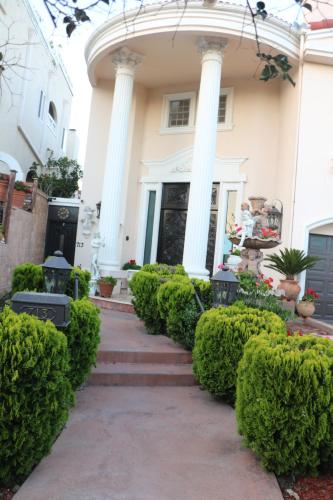 Entire Second Flr - Santa Monica Luxury Roman Villa photo 25