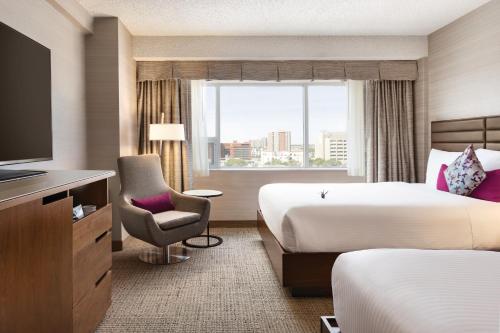 Gallery image of Coast Edmonton Plaza Hotel by APA in Edmonton