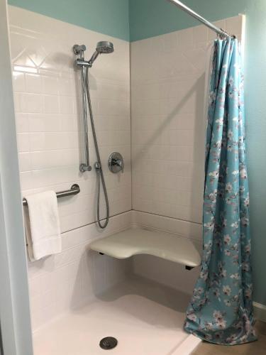 Un baño de Addy's Villas
