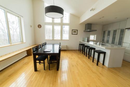 Dining area sa apartment