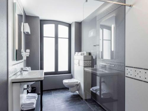 Koupelna v ubytování ibis Styles Dinan Centre Ville