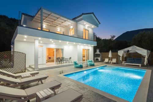 Πισίνα στο ή κοντά στο Maridenia Villa - Family Escape with Private Pool, by ZanteWize
