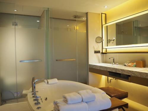 Ein Badezimmer in der Unterkunft dusitD2 Khao Yai