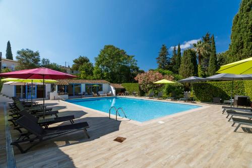 Πισίνα στο ή κοντά στο Hôtel Les Liserons de Mougins