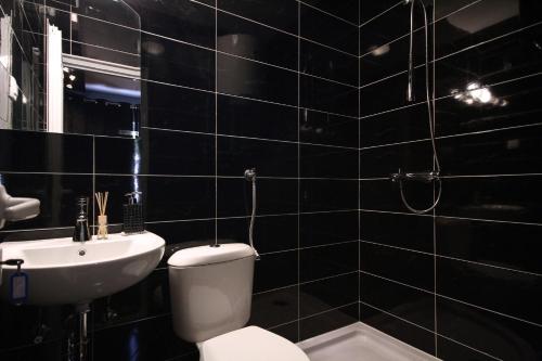 Bilik mandi di Apartments Vila Galileo