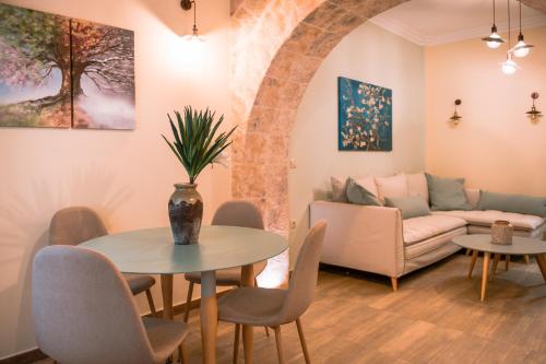 Traditional Thiseio Home