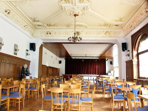 Hotel Neustädter Hof tesisinde bir restoran veya yemek mekanı