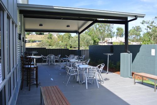 Μπαλκόνι ή βεράντα στο Dooley's Tavern & Motel Springsure