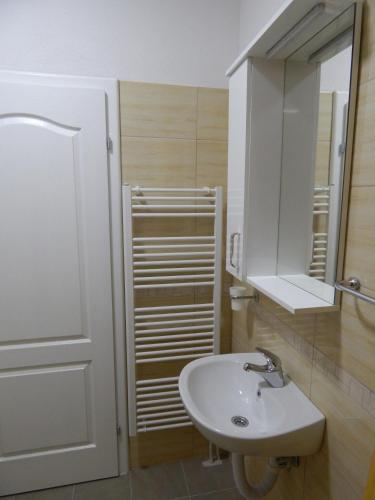 Ένα μπάνιο στο Apartments S&S