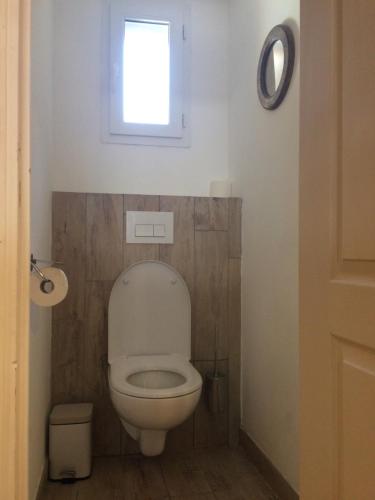 Bilik mandi di Chambres d hotes Couette et Campagne