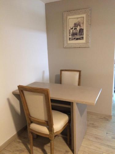 Ruang duduk di Chambres d hotes Couette et Campagne