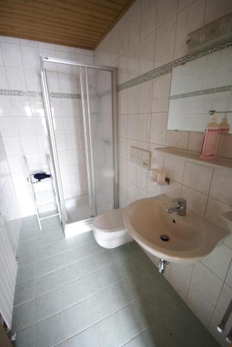 Un baño de Haus Oblasser