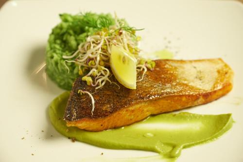 B&Bの敷地内または近くでの食事または食べ物