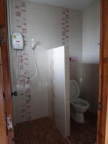 Φωτογραφία από το άλμπουμ του Polpol & Nuanlaor Hotel σε Phrae