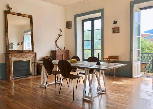 Fotografie z fotogalerie ubytování Maison CHA-RI-VA-RI v destinaci Lavoûte-Chilhac
