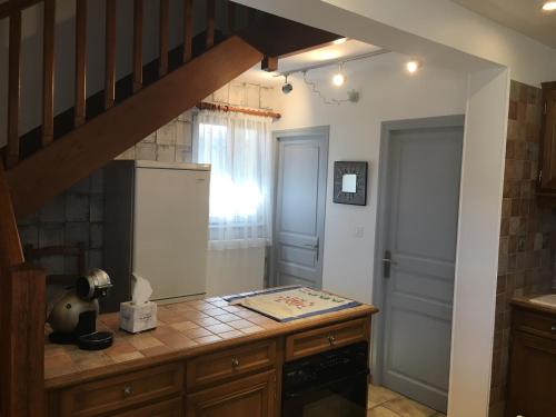 Kuchyň nebo kuchyňský kout v ubytování Gîte « les roblets »