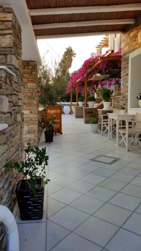 Gallery image of Aegeo Inn in Antiparos Town