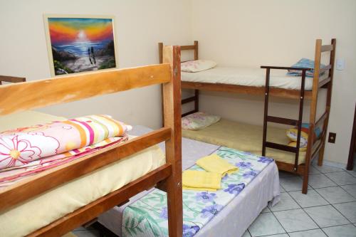 Bunk bed o mga bunk bed sa kuwarto sa Pousada São Rafael
