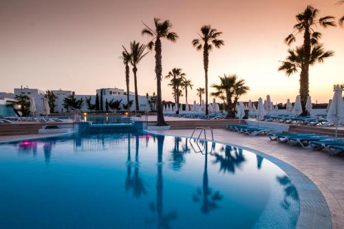 Marinda Garden Aparthotel, Calan Bosch, Spain - Booking.com