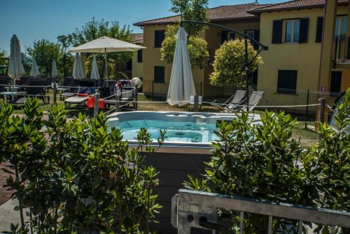 Πισίνα στο ή κοντά στο Residence Karina
