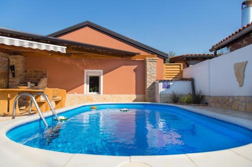 Holiday house Danny with pool – Photos 2