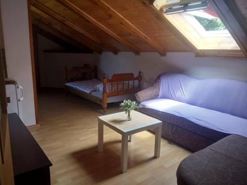 3 bedroom house (6+2), Spinut, Split