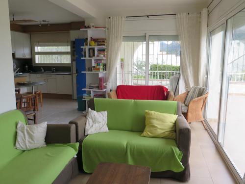 A seating area at mu16