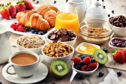 Opțiuni de mic dejun disponibile oaspeților de la Vila Mira Mar