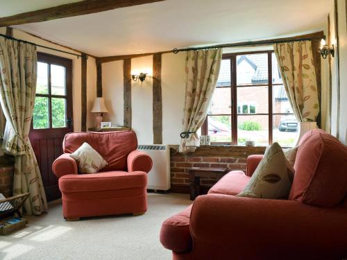 A seating area at Ivy Cottage 