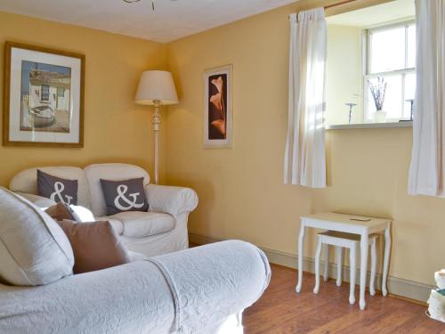 A seating area at 2 Gill Edge Cottages 
