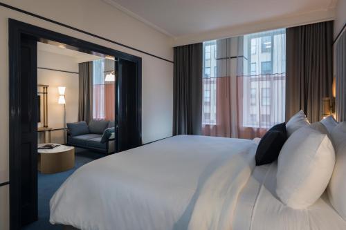 Hu Hotel Memphis Image