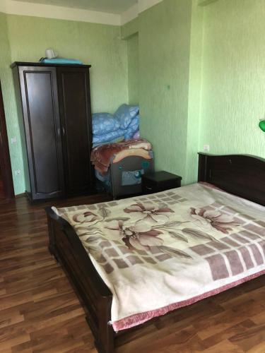 Katil atau katil-katil dalam bilik di Apartment - Aram