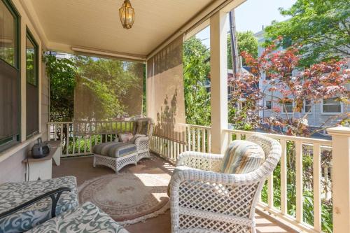 Charming Harvard Victorian – Photos 2