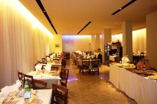 Hotel Paceにあるレストランまたは飲食店
