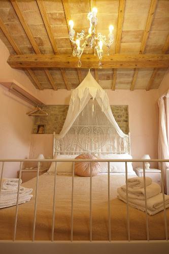 Postel nebo postele na pokoji v ubytování Villa Tamara Country & Spa Suites