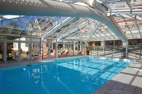 Bournemouth West Cliff Hotel & Spaの敷地内または近くにあるプール